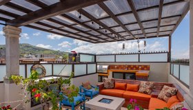 Casa de la Puerta Dorada