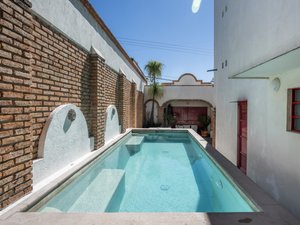 La casa de la puerta roja en renta 