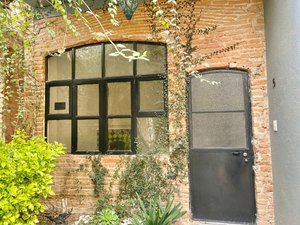 Unfurnished Loft for Rent 3 minutes walk to la Parroquia. Perfect Location!