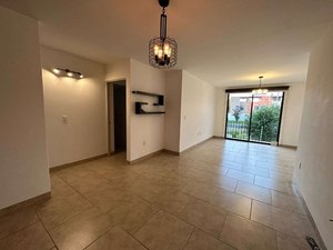 Carlota Condominio en venta Zirandaro