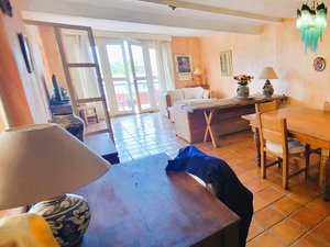 Charming 2nd floor Condo in downtown SMA