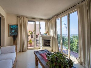 Charming Condo in downtown SMA