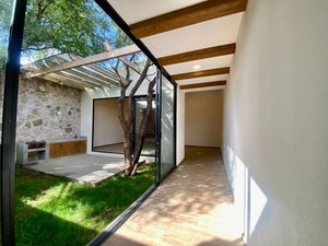 Casa nueva sin muebles en renta