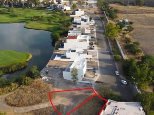 TERRENO A PIE DEL CAMPO DE GOLF EN ZIRÁNDARO - SAN MIGUEL DE ALLENDE