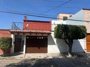 Casa Jacarandas