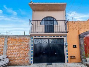 Casa Perritos Blancos