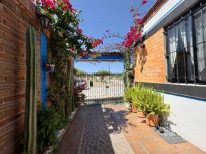 La Parroquia Residencial House