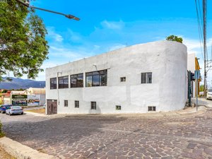 Gran Inmueble con Ubicación Premium en San Miguel