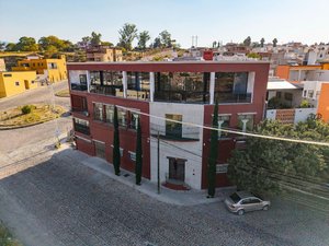 Edificio Comercial Las Brisas