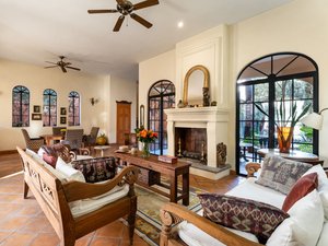 Elegant Casa San Rafael