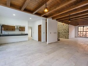 La Casa En El Paraíso