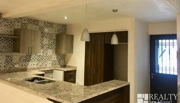 Apartment for rent in Las Brisas. Unfurnished.