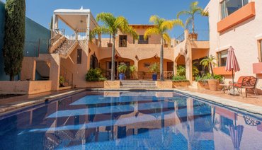 The Oasis in Los Frailes