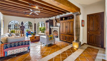 Casa Colonial Eclectica