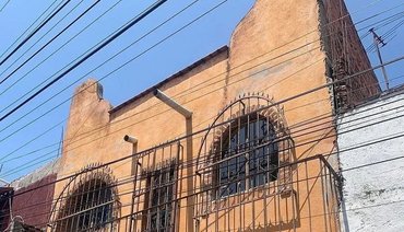 Casa Juan Aldama-Fixer Upper