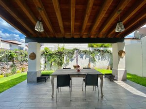Maria Jose's beautiful house for sale or rent  in La escondida! 