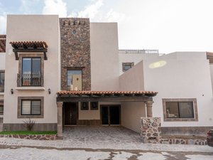 Casa Irma en renta en Antigua Residencial 