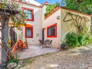 Casa Mariposa (Available Long term Nov 2026)