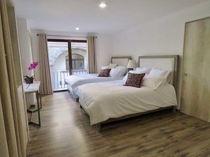Apartment Cuadra for rent in Puente Viejo. Available April 2028