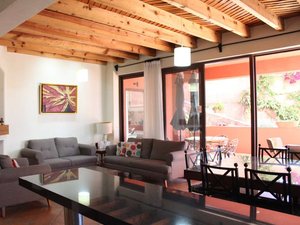 SANTIAGO HOUSE