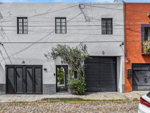 Casa E Squared