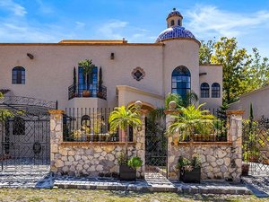 Casa Escondida