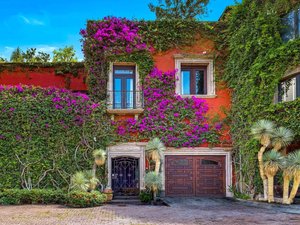 Casa Lagerfeld