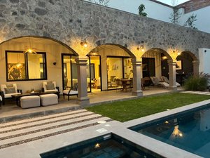 Casa Colina Roja