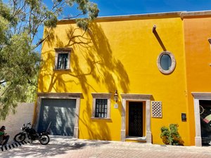 Beautiful 3 bedroom house , fully furnished located in Villas Acuarela 