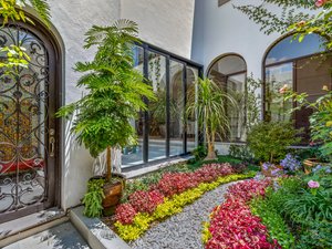Casa Revueltas Disponible: Junio 1, 2026 a Enero 10, 2027