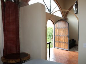 FUENTES APT | AVAILABLE 