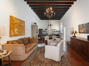 Casa Sombremesa