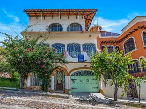 CASA NOUVEAU