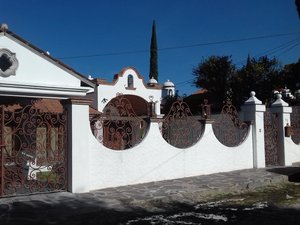 Hermosa casa de tres niveles ventilada y soleada