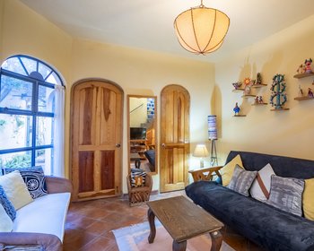 Dos casas, una propiedad, excelente ubicación – San Miguel de Allende real estate photo 2