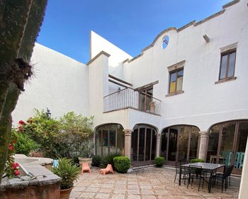 Beautiful fully furnished house located  in a gated community in an excellent location  – San Miguel de Allende real estate photo 3