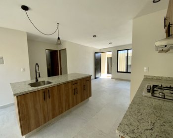 Contemporary, Recently-Built Home in the Golden Corridor, San Miguel de Allende – San Miguel de Allende real estate photo 3