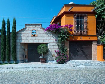 Gracious Living in Los Frailes – San Miguel de Allende real estate photo 1
