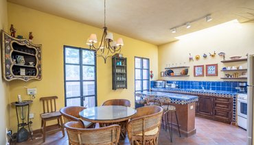 Dos casas, una propiedad, excelente ubicación