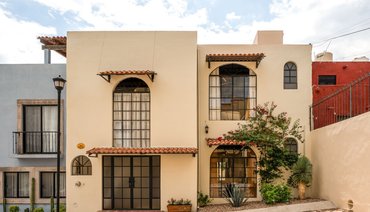 Casa Sombremesa