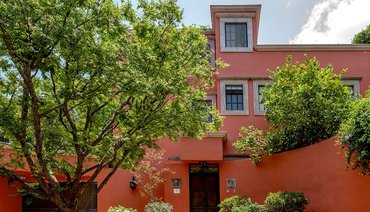 Casa Sol y Luna