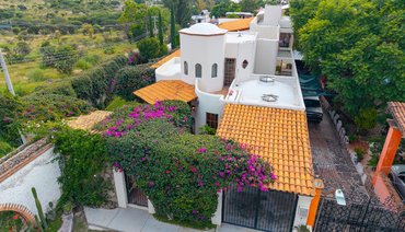 Casa Jardin