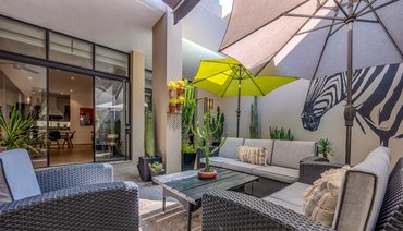 Modern Ground-Level Condo Near Centro