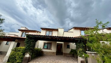 Nueva Escondida Living | 4BR