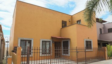 Charming Home in El Capricho