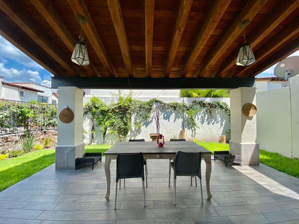 Maria Jose's beautiful house for sale or rent  in La escondida! 