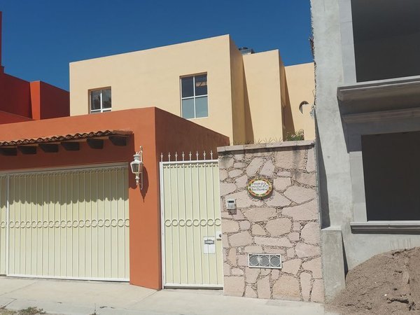 Casa Paseo de la Amistad 15