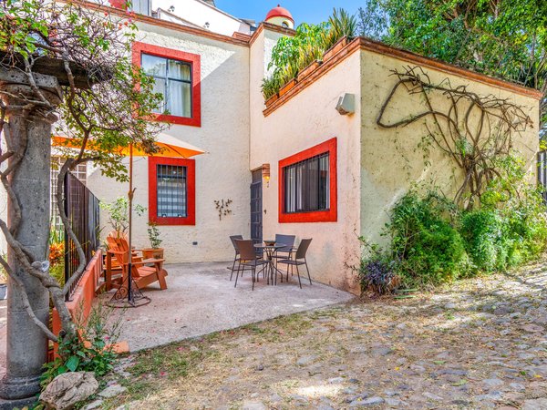Casa Mariposa (Short term only)