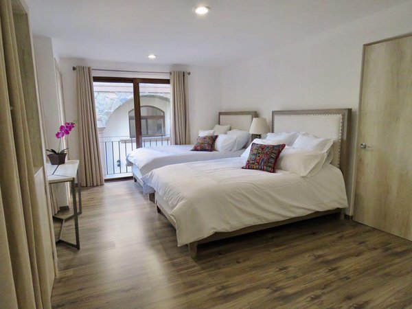 Apartment Cuadra for rent in Puente Viejo. Available April 2028
