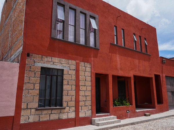 Incredible investment opportunity!!! This 3 bedroom home plus 3 apartments for additional income.